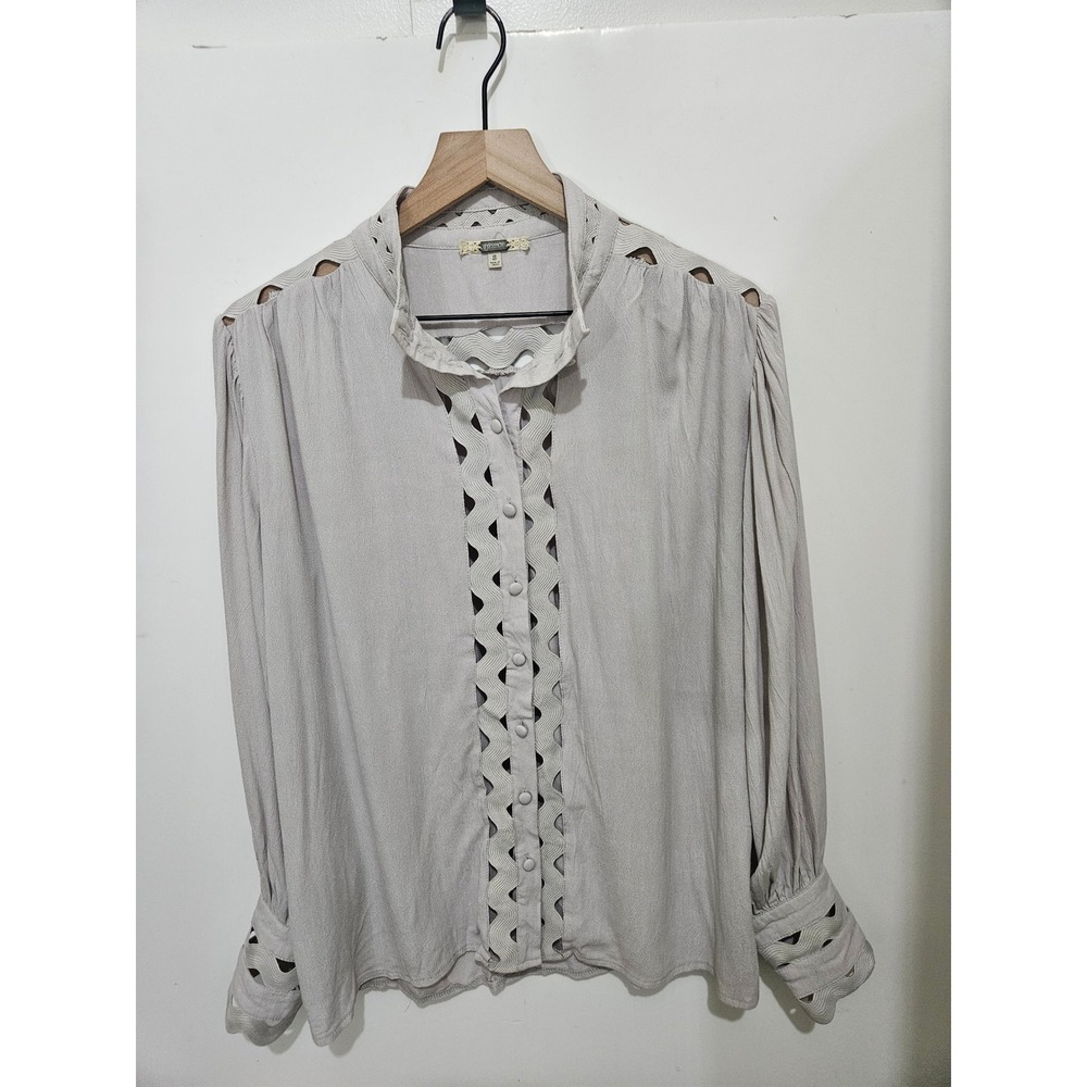 Gimmicks by BKE Grey Cutout Ladder Trim Button Down Blouse GMKR19357 Womens S